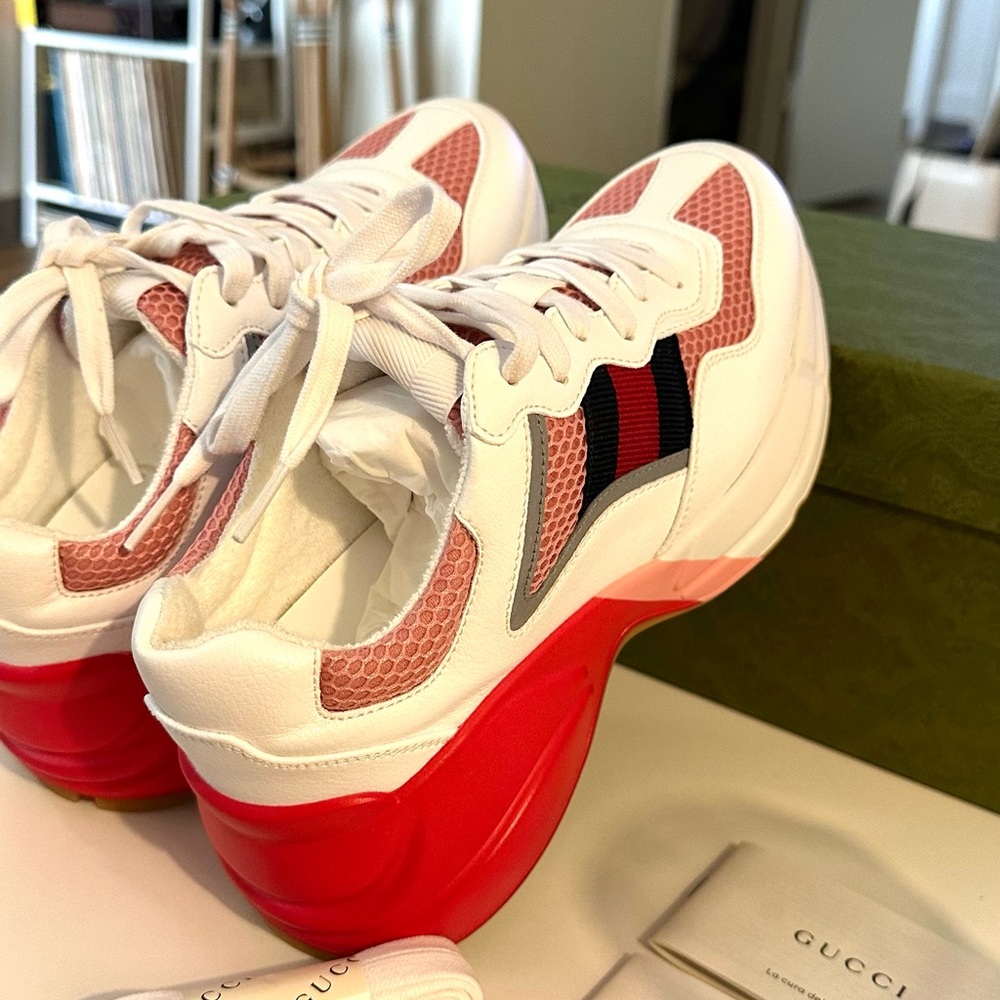 Gucci Sneakers - Picture 2 of 8
